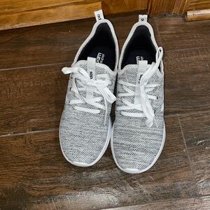 Adidas Cloudform - Women’s size 8. Never worn